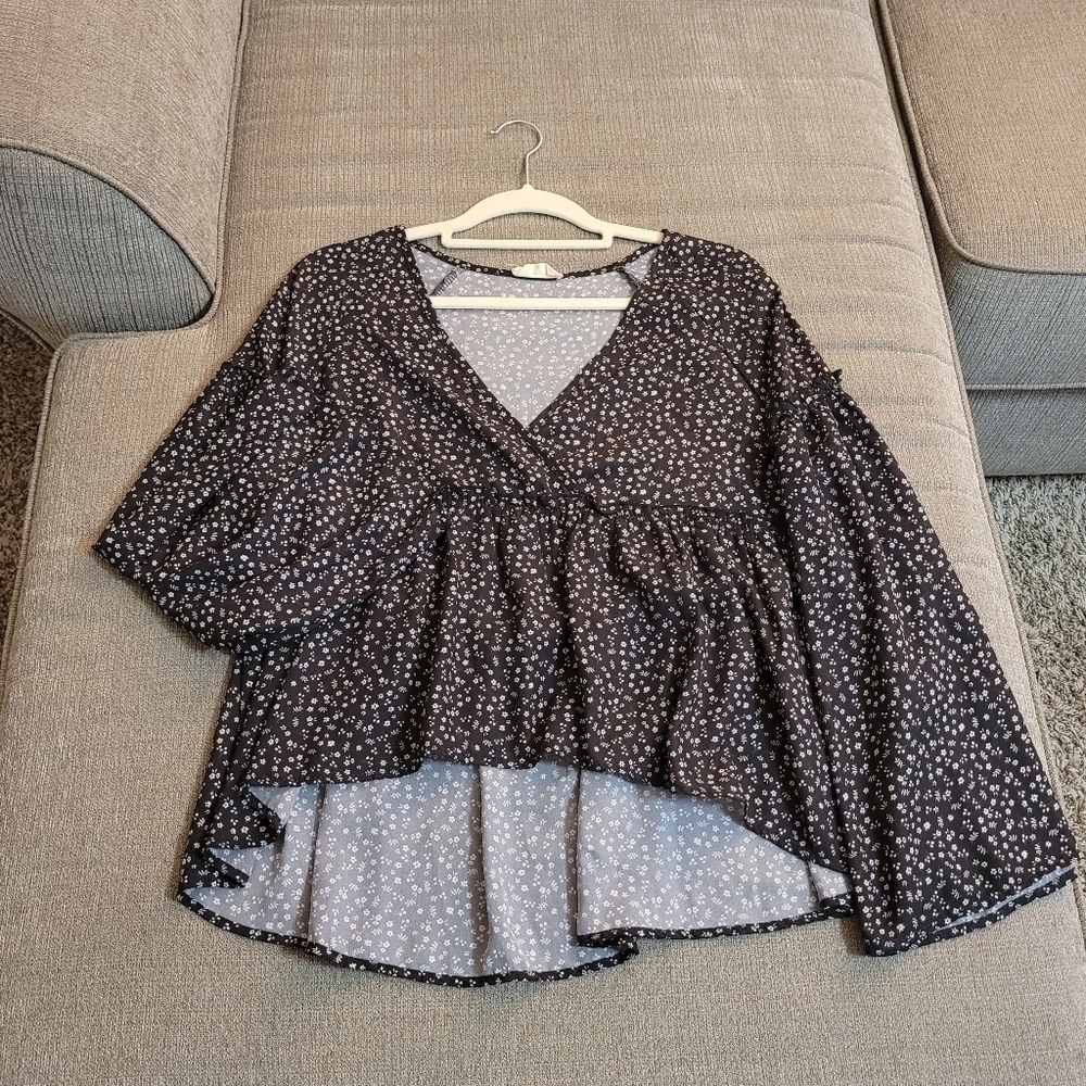 Altar'd State Floral Boho Baby Doll Bell Sleeve Top Blouse Size Small